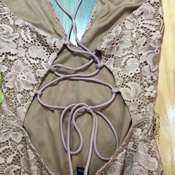 NWT Windsor ~ Lace Nude bodysuit - Picture 6 of 7